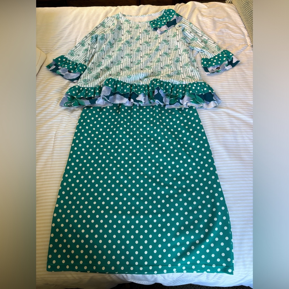 Custom outfit - Picture 1 of 2